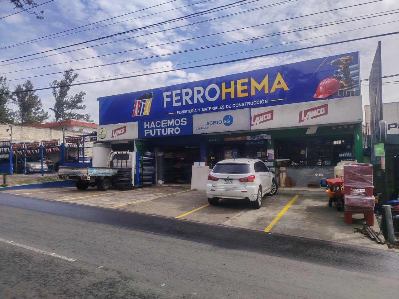 Fachada de la ferretería FERROHEMA en Balcones de San Cristóbal, Mixco